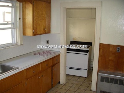 Brookline Nice 5 Beds 1 Bath on Washington St  Washington Square - $4,200 No Fee